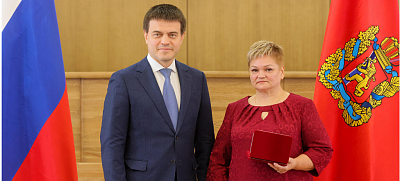 Машинист крана комбината «Волна» признана заслуженным строителем Красноярского края