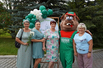 Комбинат «Волна» отметил День строителя